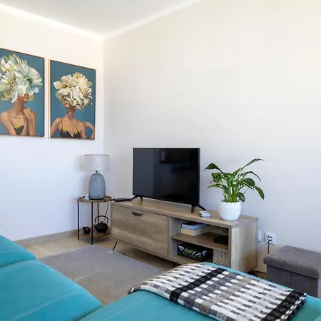 Apartment Blue House In Santa Cruz With Sea View